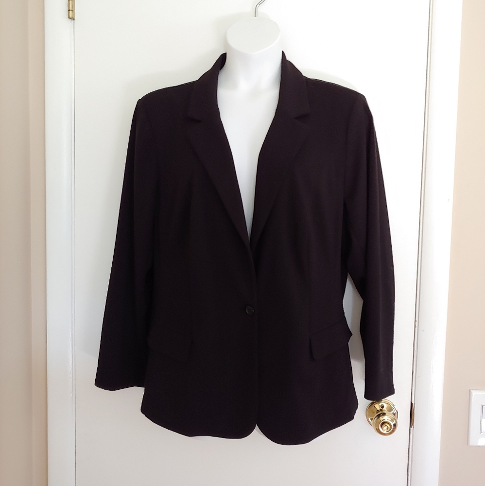 3/$50 Avenue 3X black blazer